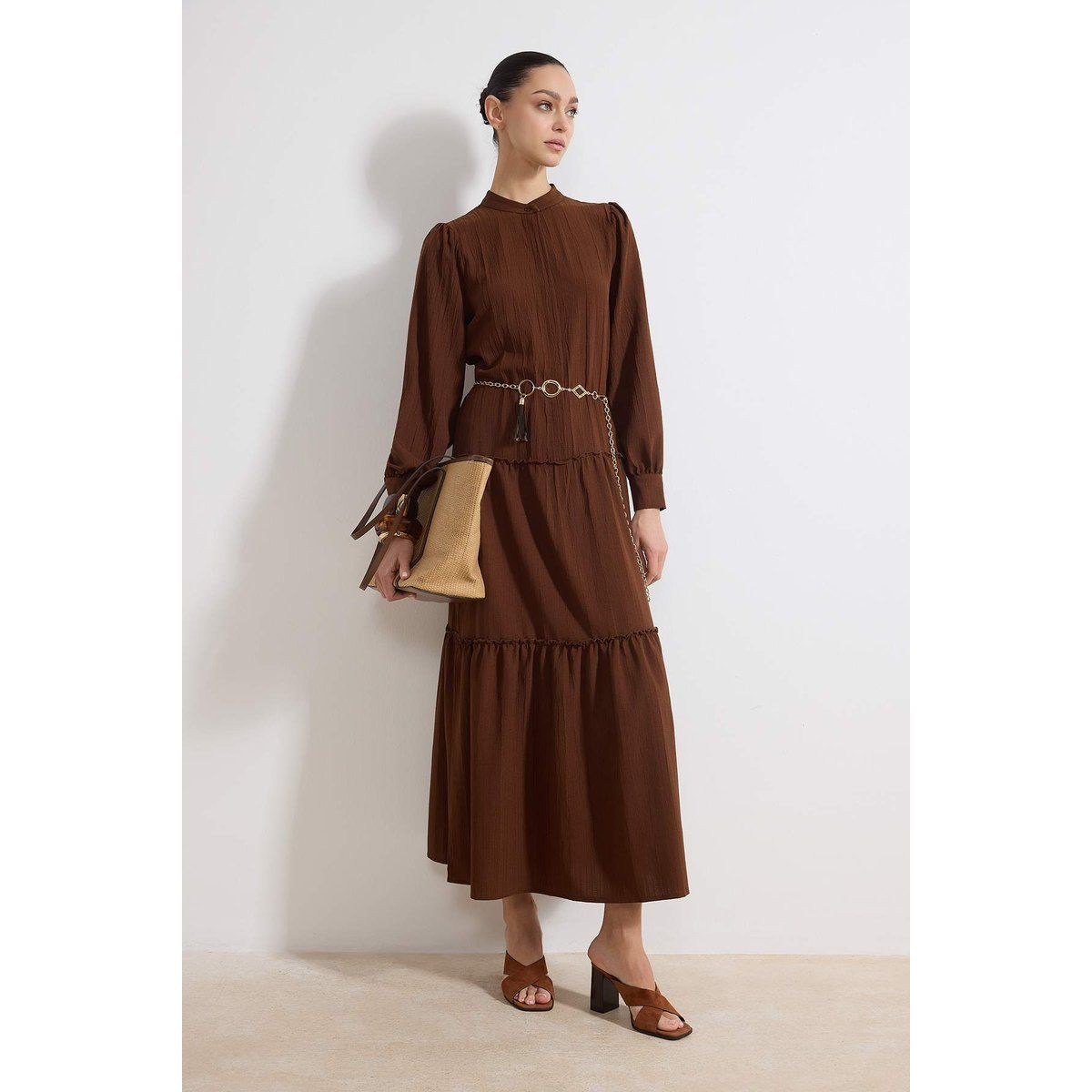 Stufiges Maxikleid mit Crinkle-Struktur