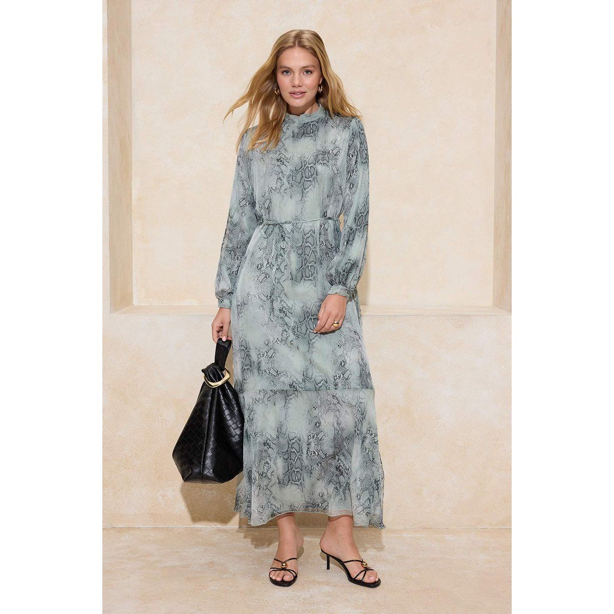 Maxikleid mit Schlangenprint und Gürtel