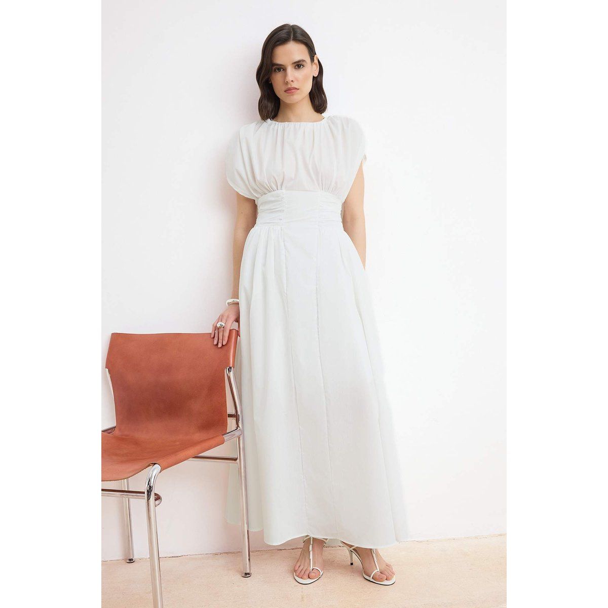 Midikleid mit geraffter Taille