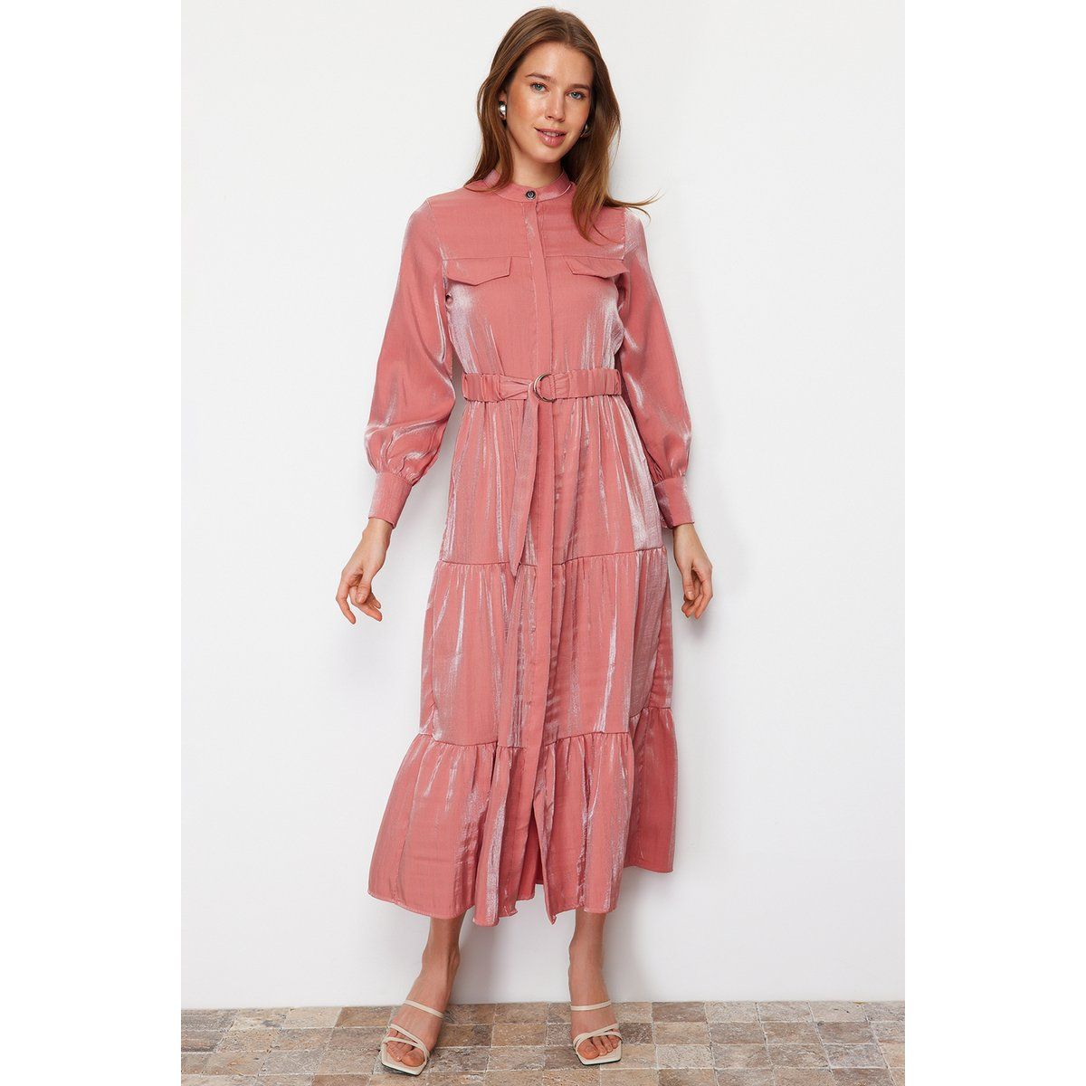 Schimmerndes gestuftes Maxi Hemdblusenkleid