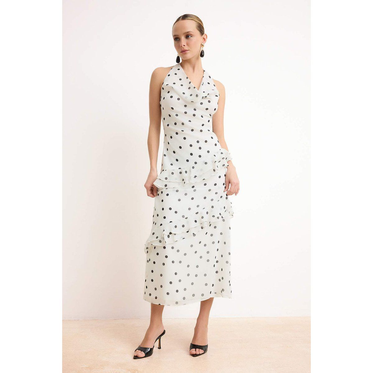 Elegantes Polka-Dot-Stufenkleid in Midilänge