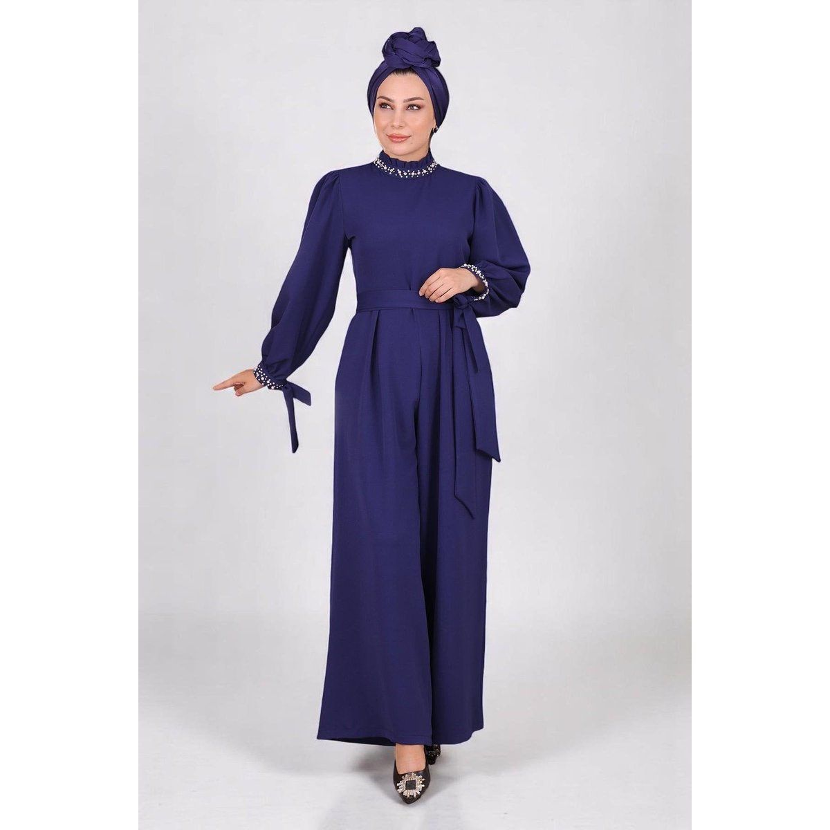 Perlenbesetzter Jumpsuit mit weitem Bein