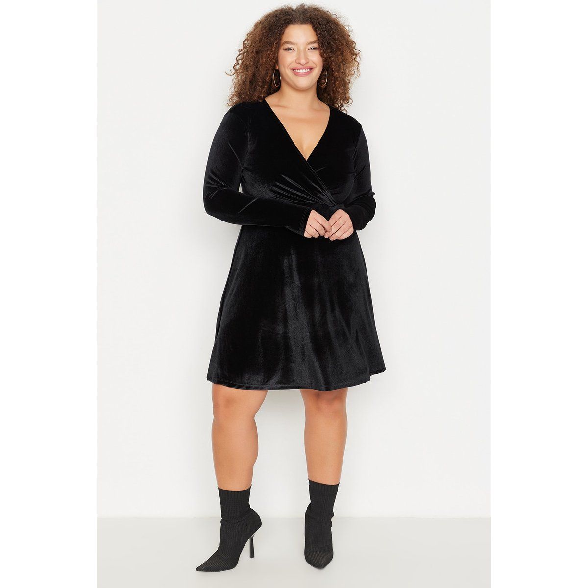 Samt-Minikleid in Wickeloptik