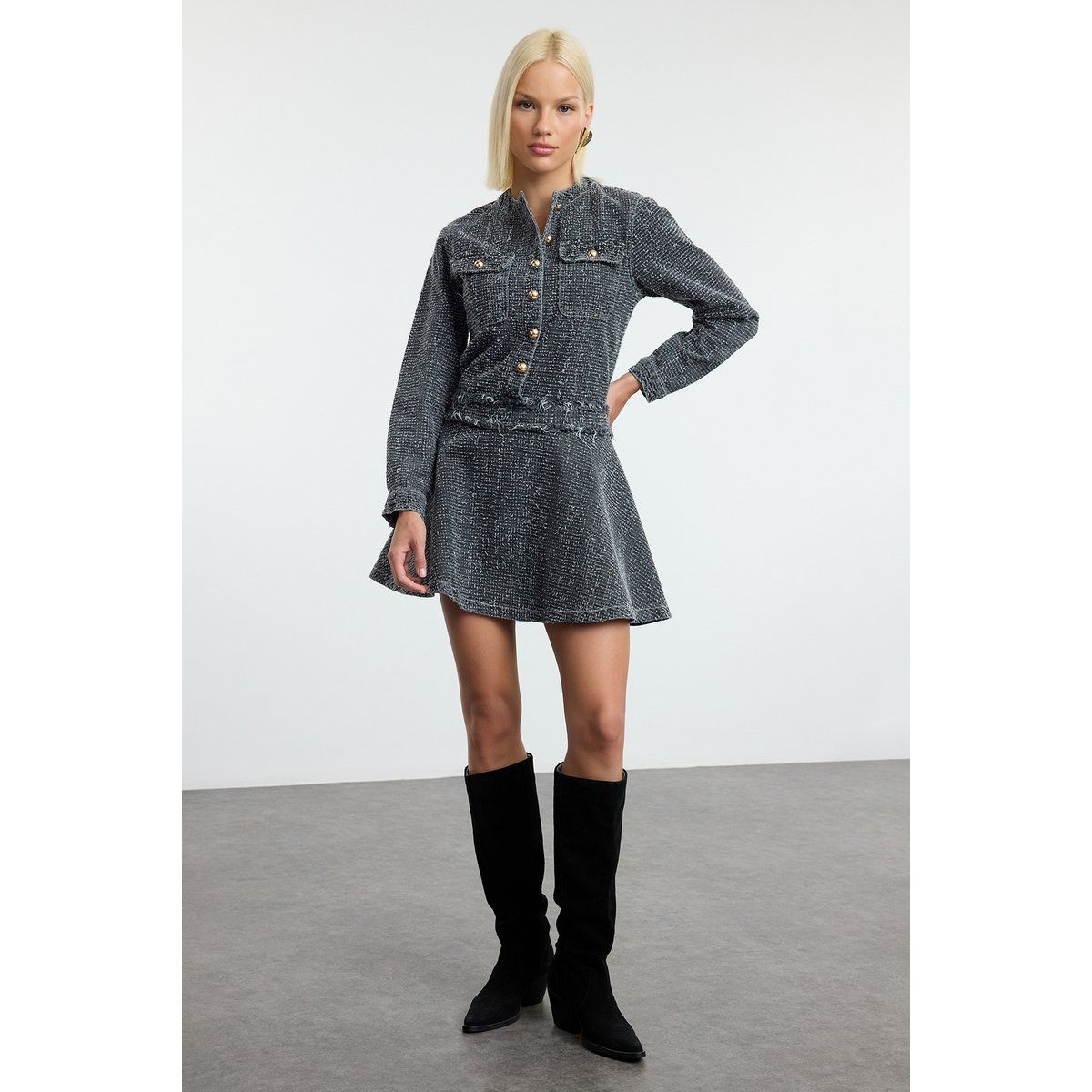 Strukturiertes Denim-Minikleid mit Goldknöpfen