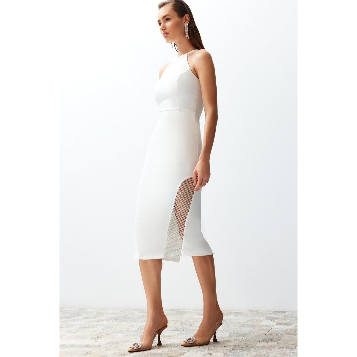 Elegantes Halter-Midikleid mit Netzdetail