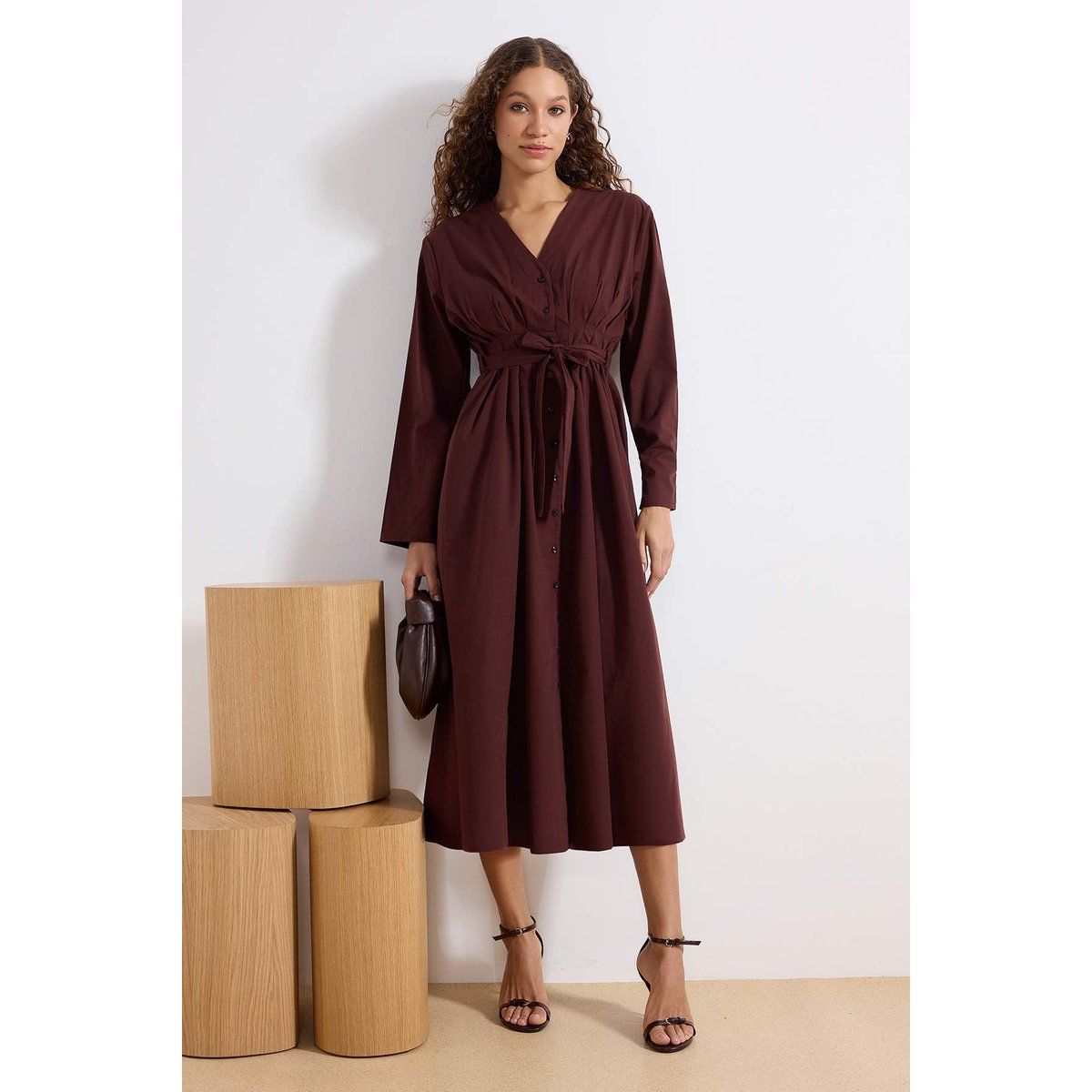 Baumwoll-Midikleid mit durchgehender Knopfleiste