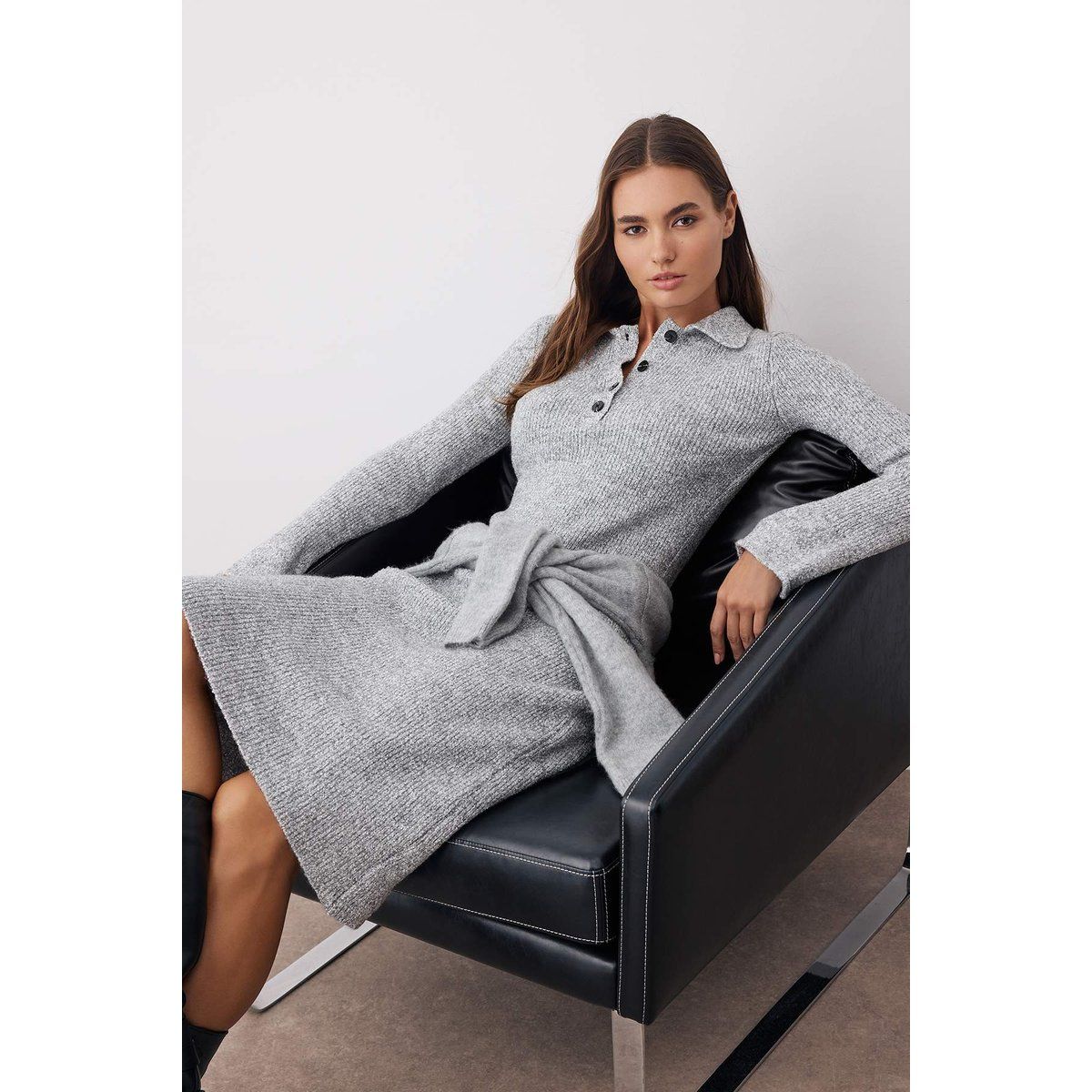 Meliertes Polo-Strickkleid in Midi-Länge