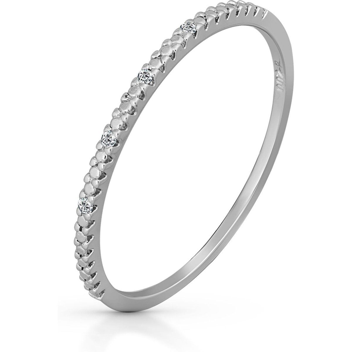 Zarter Weißgoldring mit Diamanten